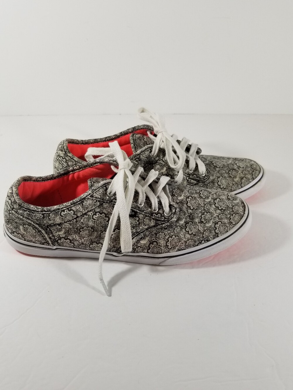 Vans Atwood Sneakers Women's 8 Low Black White Paisley Print Canvas Shoes